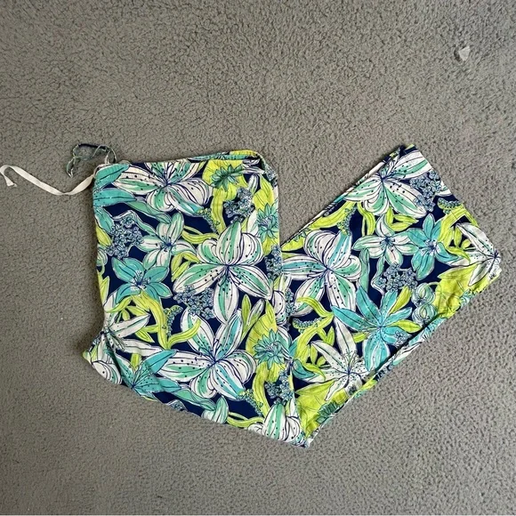 Lilly Pulitzer women’s Tropical Leaf Print PJs in Navy, Green & White size L - Picture 4 of 10